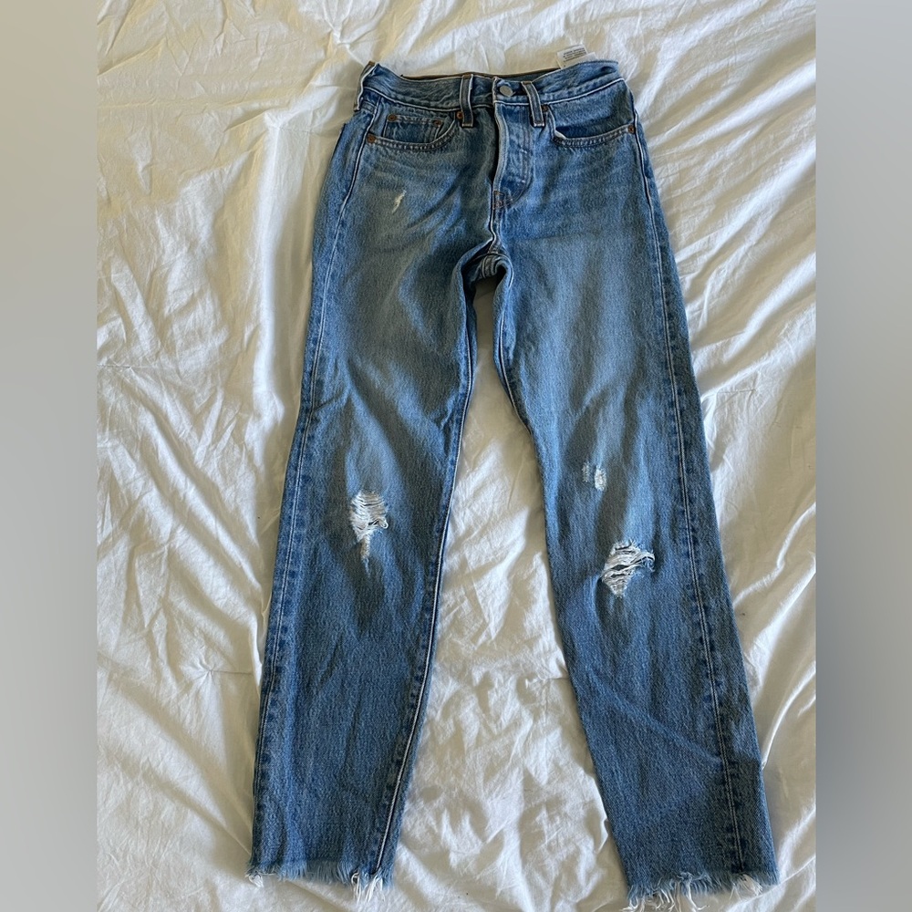 Levi cropped Wedgie jeans, size 24